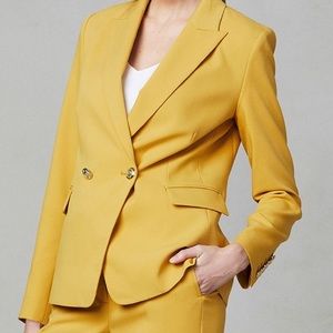 Melanie Lyne Yellow Blazer